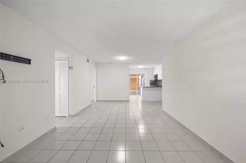 Living - 2425 W 76th St #102, Hialeah, FL 33016 photo 2 of 5