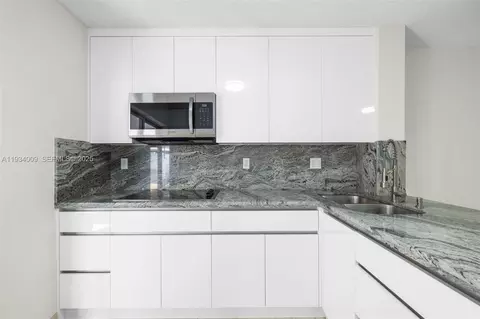 Kitchen - 2425 W 76th St #102, Hialeah, FL 33016 photo 1 of 2