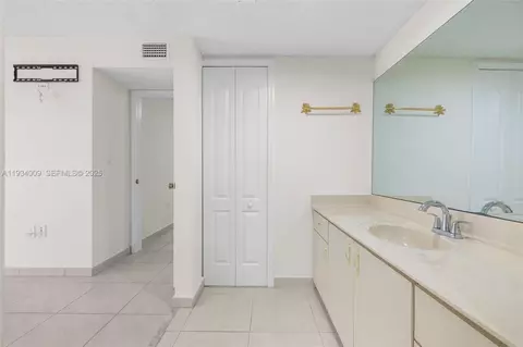 Other - 2425 W 76th St #102, Hialeah, FL 33016 photo 8 of 11