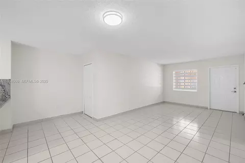 Living - 2425 W 76th St #102, Hialeah, FL 33016 photo 4 of 5