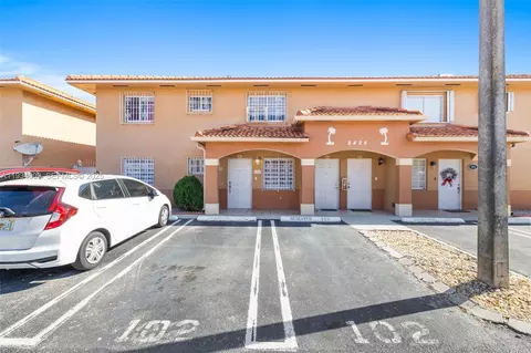2425 W 76th St #102, Hialeah, FL 33016