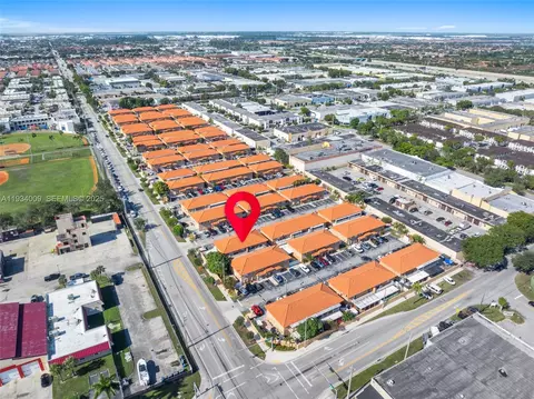 View/Area - 2425 W 76th St #102, Hialeah, FL 33016 photo 6 of 7