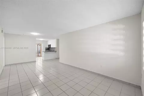 Living - 2425 W 76th St #102, Hialeah, FL 33016 photo 1 of 5