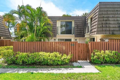 1619 16th Ct, Jupiter, FL 33477 photo 3
