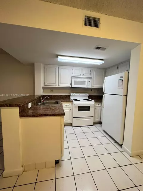 8660 NW 5th Ter #15-107, Miami, FL 33126