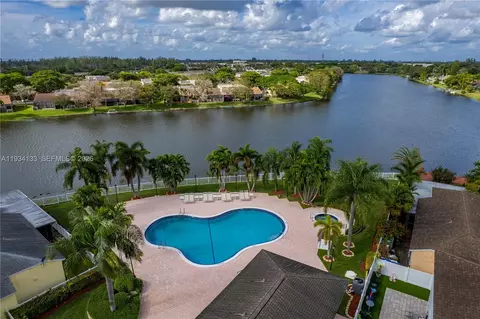 11910 NW 12th St, Pembroke Pines, FL 33026