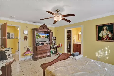 Bedroom - 4141 W 4th Ave, Hialeah, FL 33012 photo 7 of 9