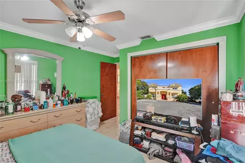 Bedroom - 4141 W 4th Ave, Hialeah, FL 33012 photo 3 of 9