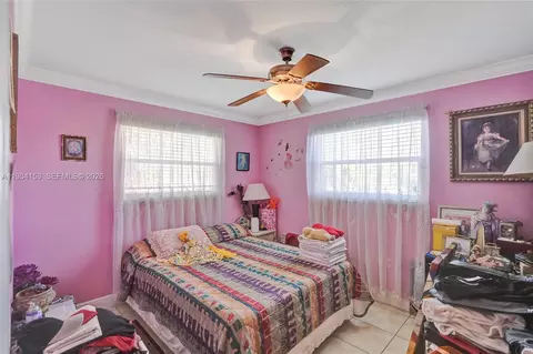 Bedroom - 4141 W 4th Ave, Hialeah, FL 33012 photo 9 of 9