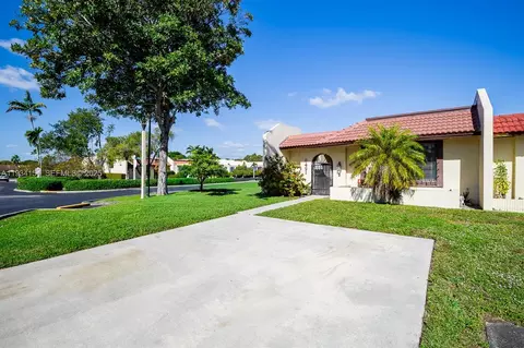 6491 NW 190th Ter, Hialeah, FL 33015