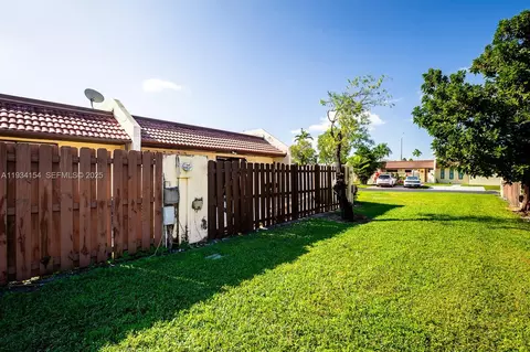 Exterior - 6491 NW 190th Ter, Hialeah, FL 33015 photo 4 of 5
