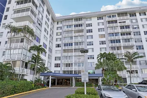 4350 Hillcrest Dr #702, Hollywood, FL 33021
