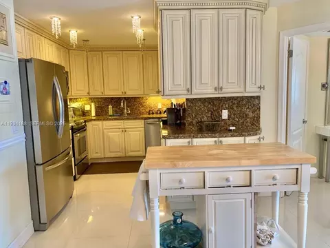 1985 S Ocean Dr #3C, Hallandale Beach, FL 33009