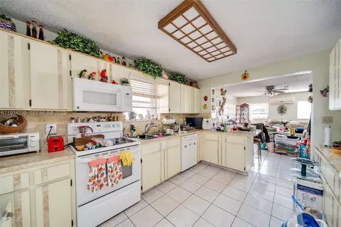 Kitchen - 854 E 24th St, Hialeah, FL 33013 photo 1 of 2