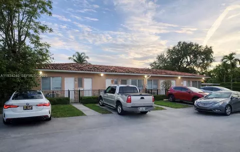 3080 SW 1st St, Miami, FL 33135