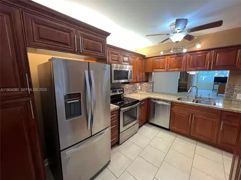 10369 NW 24th Pl #201, Sunrise, FL 33322