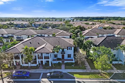 4720 Mimosa Pl #903, Coconut Creek, FL 33073