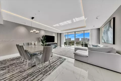 400 Sunny Isles Blvd #718, Sunny Isles Beach, FL 33160
