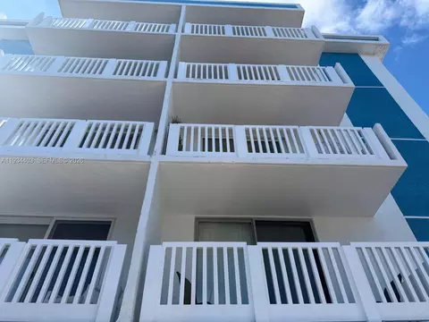 910 Michigan Ave #305, Miami Beach, FL 33139