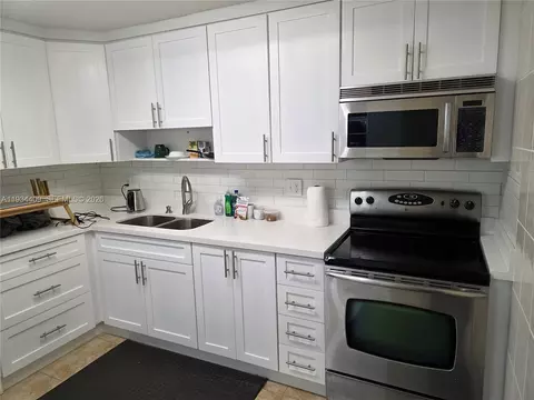 1811 Jefferson St #501, Hollywood, FL 33020