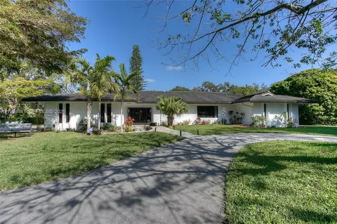 6875 N Cartee Rd, Palmetto Bay, FL 33158