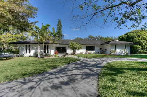6875 N Cartee Rd, Palmetto Bay, FL 33158