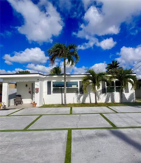 8935 SW 38th St, Miami, FL 33165