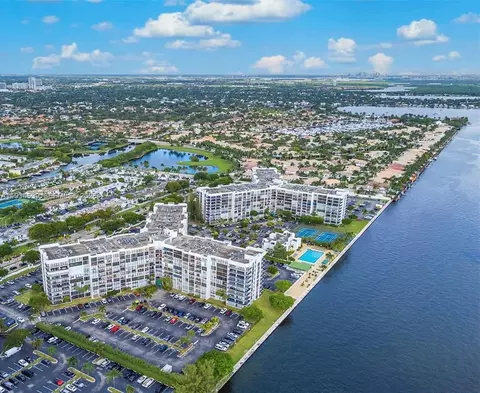 1000 Parkview Dr #107, Hallandale Beach, FL 33009