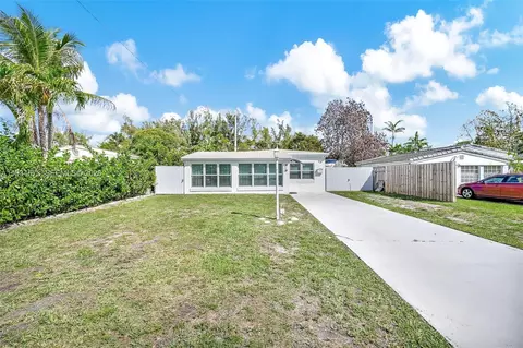 1323 NE 182nd St, North Miami Beach, FL 33162