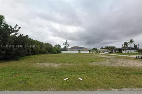 1517 SW 4th Pl, Cape Coral, FL 33991
