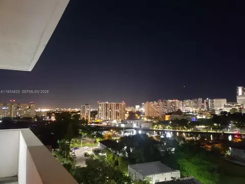 36 NW 6th Ave #906, Miami, FL 33128