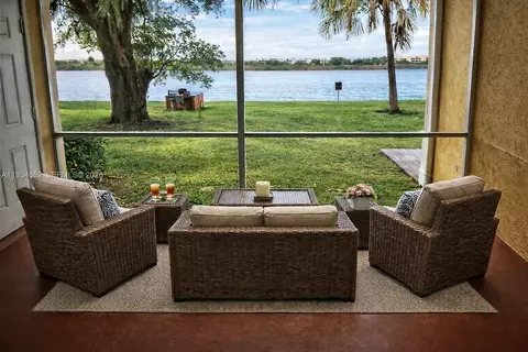 2445 NW 33rd St #1404, Oakland Park, FL 33309