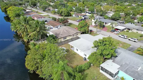 View/Area - 7612 Granada Blvd, Miramar, FL 33023 photo 4 of 4