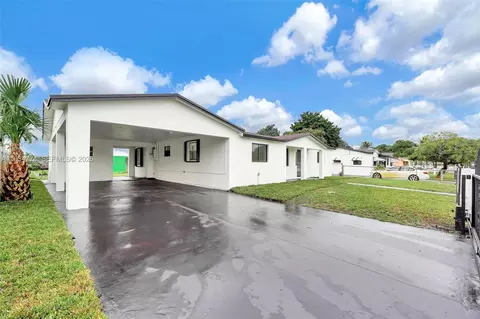 3510 NW 211th St, Miami Gardens, FL 33056