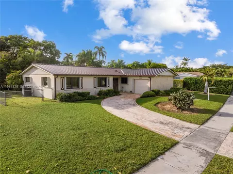 9660 SW 105th Ave, Miami, FL 33176