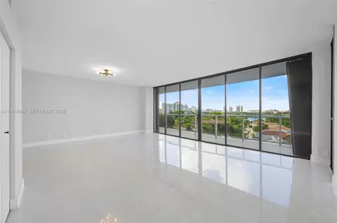 20281 E Country Club Dr #501, Aventura, FL 33180