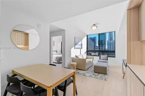 225 N Miami Ave #1405, Miami, FL 33132