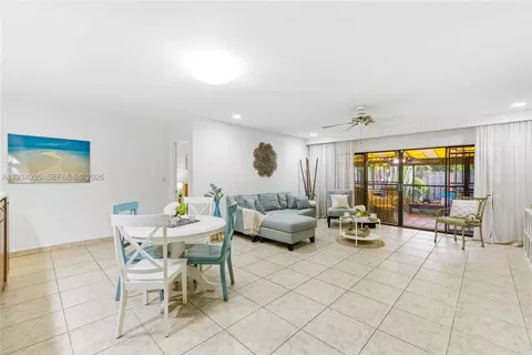 6358 Milk Wagon Ln, Miami Lakes, FL 33014