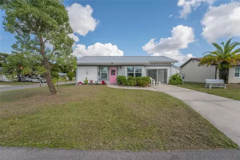2001 Schooner Dr, Labelle, FL 33935 photo 1