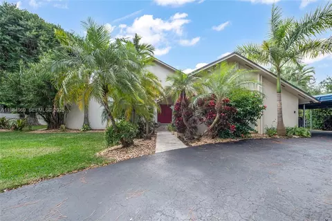 7524 SW 78th Ter, Miami, FL 33143