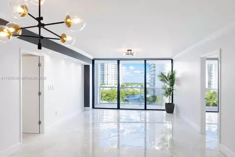 3731 N Country Club Dr #622, Aventura, FL 33180