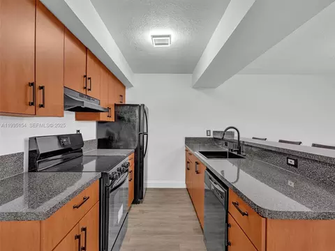 3911 SW 52nd Ave #4-1, Pembroke Park, FL 33023