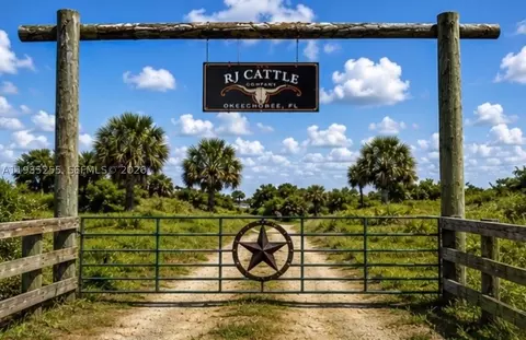 NW 72 Ave, Okeechobee, FL 34972