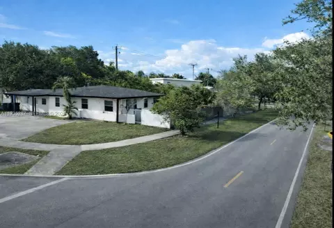 9201 SW 43rd Ter, Miami, FL 33165