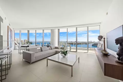 900 Biscayne Blvd #2106, Miami, FL 33132