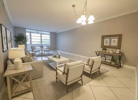 2840 Somerset Dr #318M, Lauderdale Lakes, FL 33311