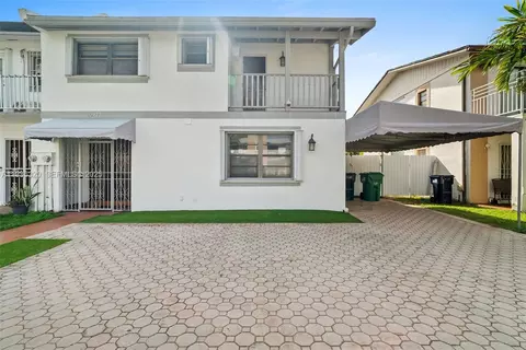 10922 SW 25th St, Miami, FL 33165
