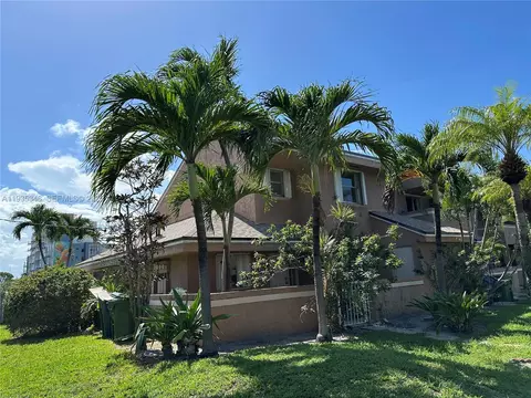 708 SE 3rd Ave Ext #201, Hallandale Beach, FL 33009
