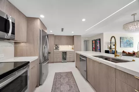 155 Ocean Lane Dr #413, Key Biscayne, FL 33149