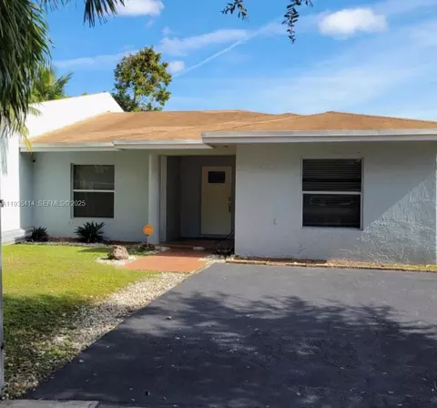 18953 SW 113th Ct, Miami, FL 33157